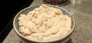 Creamy Garlic Hummus